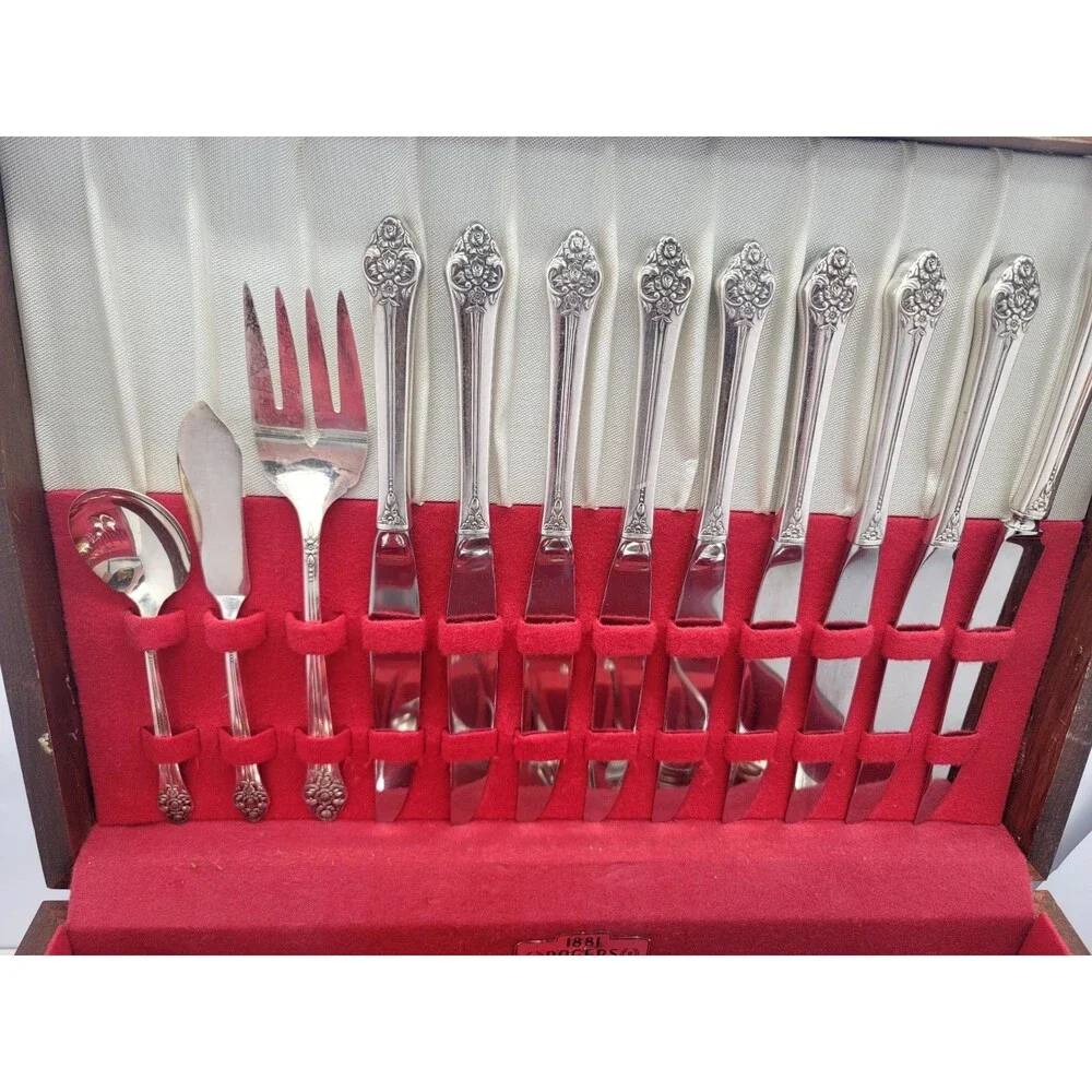 Vintage 1881 Rogers 40s Oneida Plantation Silverware Set of 62 Pieces